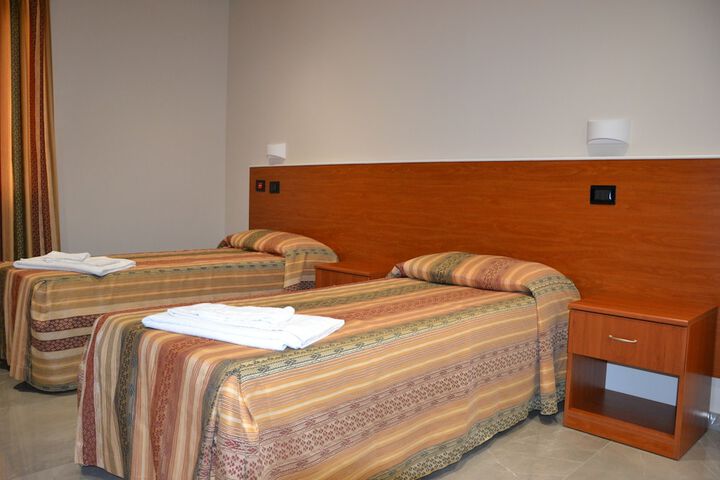 Room 5 of 39