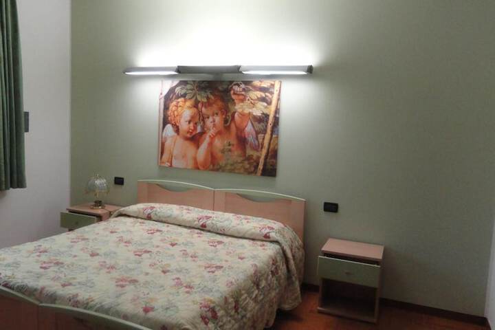 Room 11 of 41