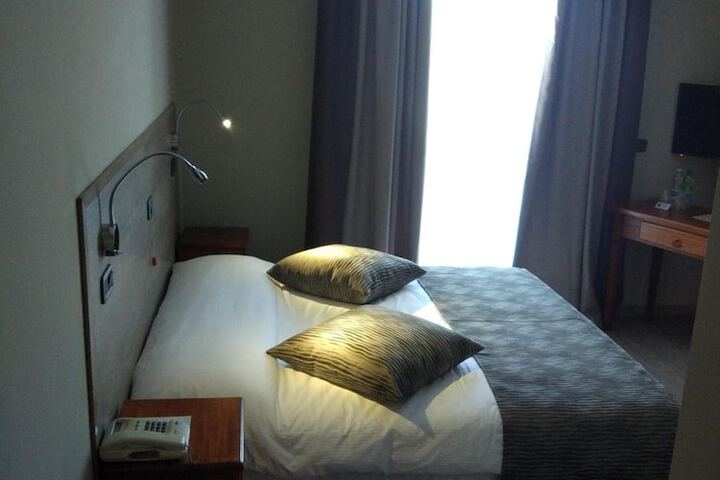 Room 6 of 41