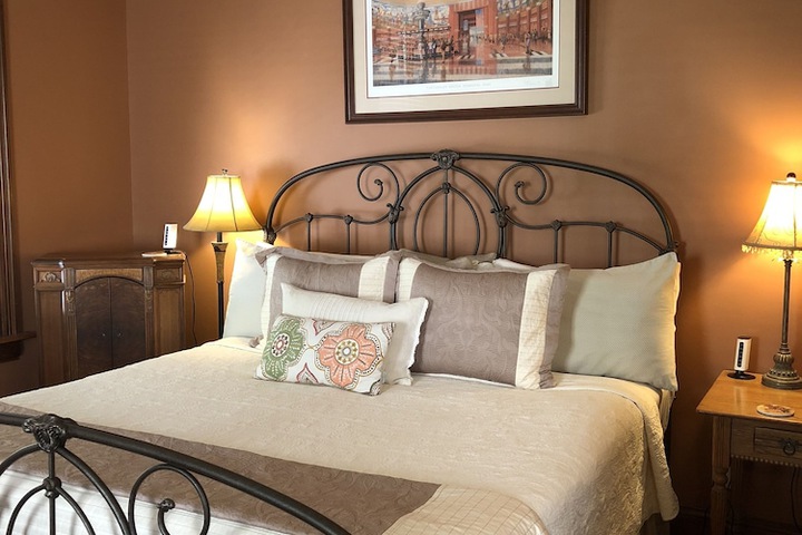 Room 5 of 85