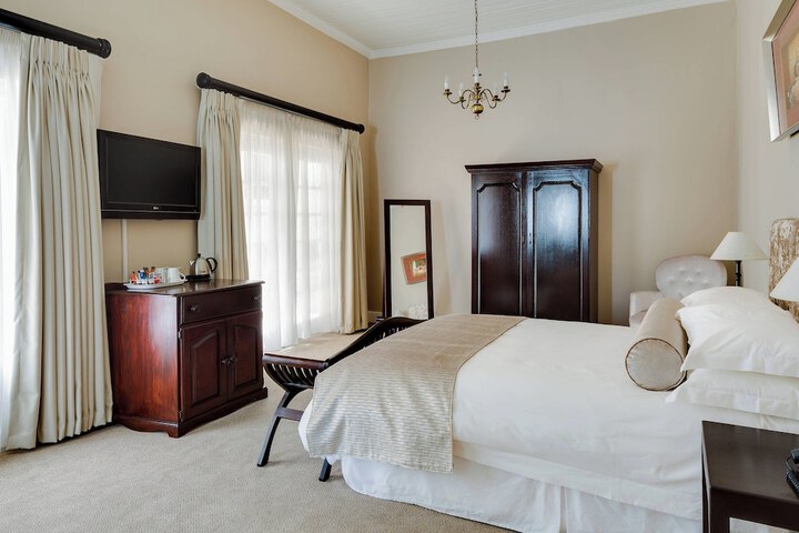 Room 10 of 37