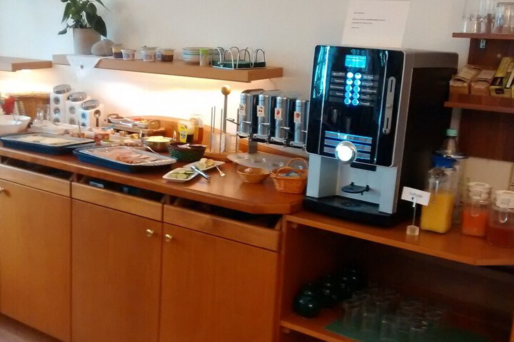 Breakfast/Coffee Service 40 of 50