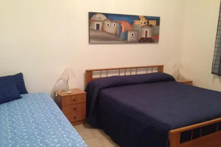 Room 6 of 9