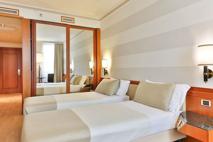 Room 29 of 79