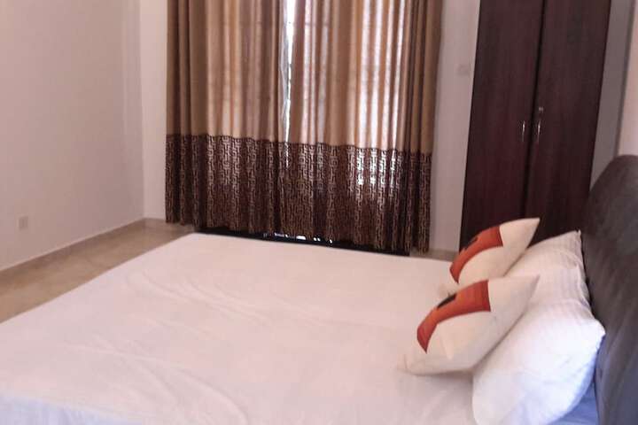 Room 6 of 17