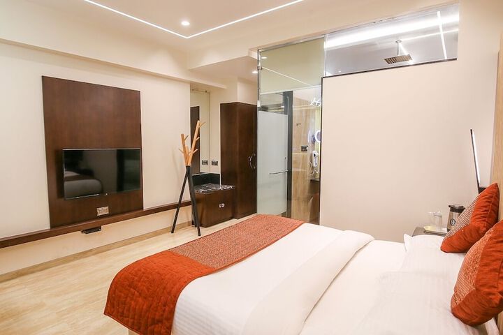Room 6 of 53