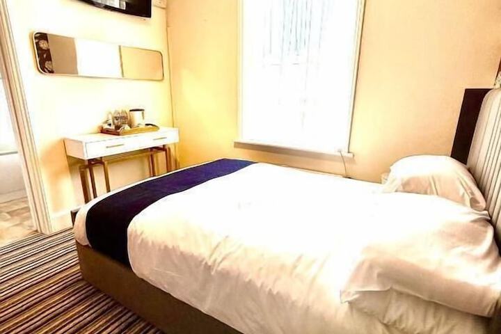 Room 21 of 66