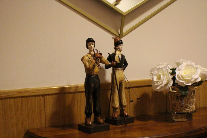 Hotel Interior 4 of 33