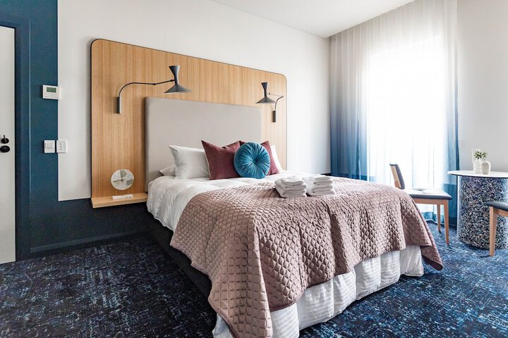 Room 2 of 17