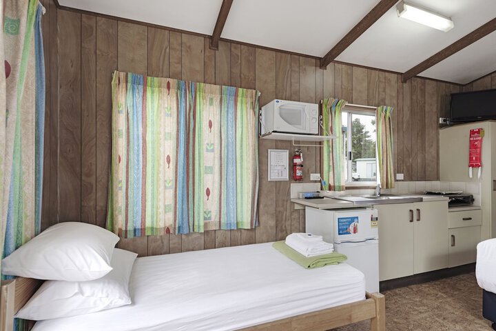 Room 6 of 24