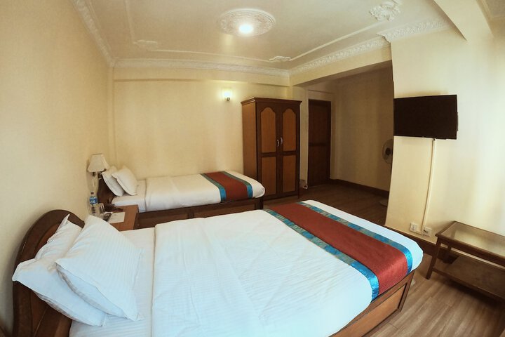 Room 6 of 44