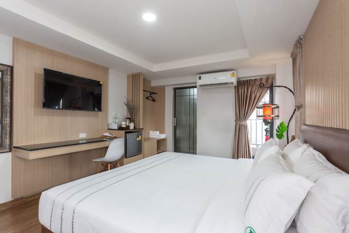 Room 5 of 14