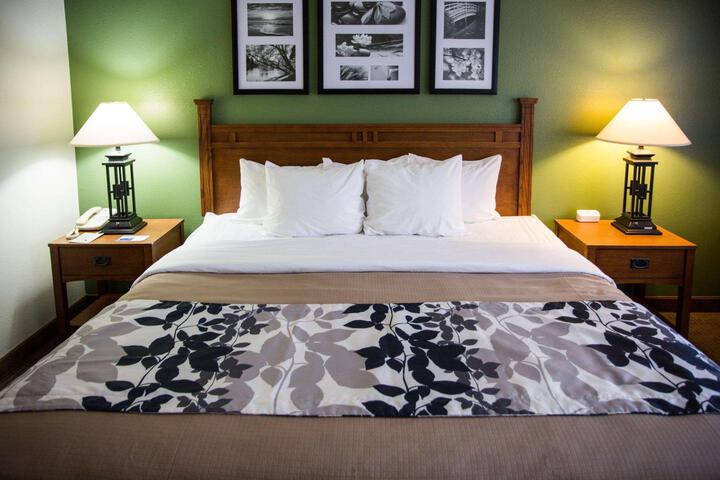 1 King Bed Accessible (3 of 13)
