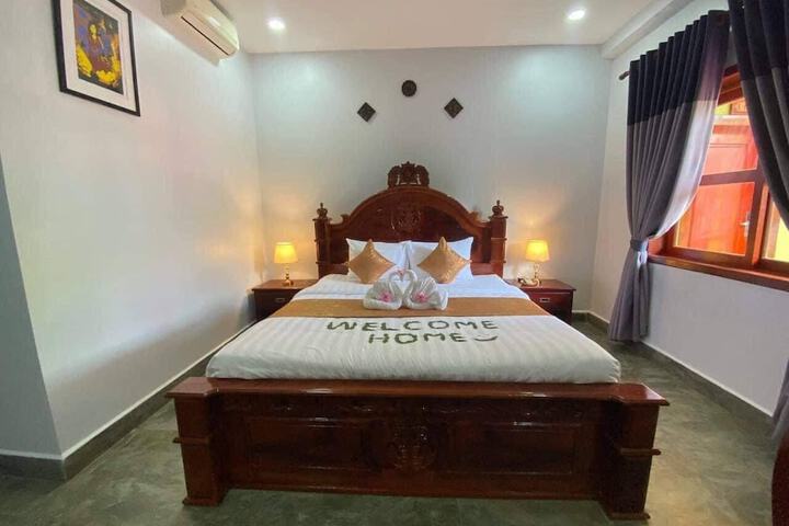 Room 4 of 15