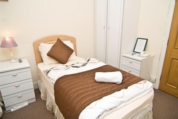 Room 9 of 44