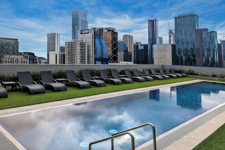 Melbourne Suites