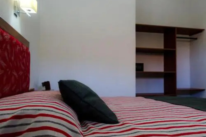 Room 2 of 7