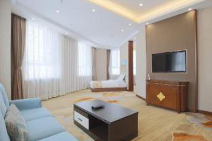 Room 17 of 18
