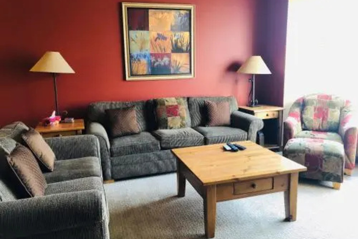 Room 6 of 12