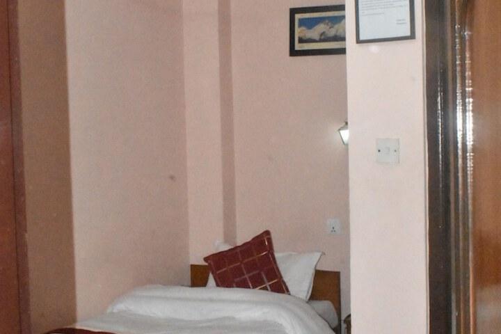 Room 17 of 47