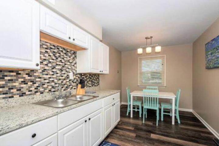 Beach Cottage Sand Suite in Norfolk, VA