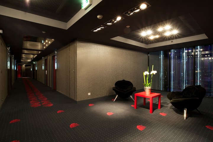 Ballroom/Hall 35 of 56