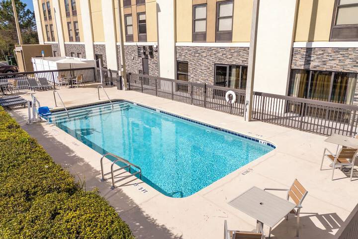 Pool 60 of 96