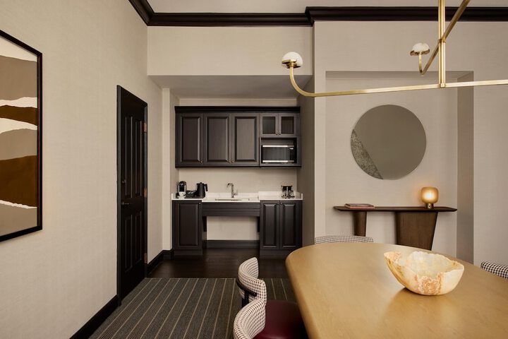 Room 48 of 186