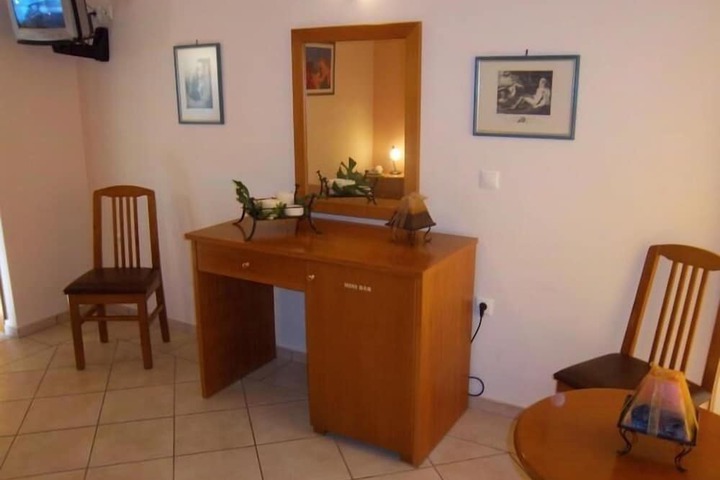 Room 19 of 42