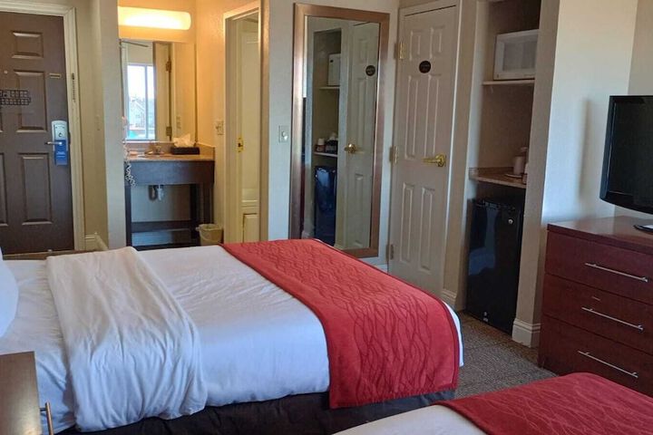 Basic Room 1 Queen Bed (11 of 22)