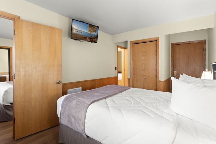 Room 7 of 298