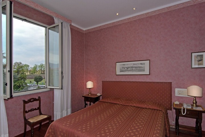 Room 38 of 85