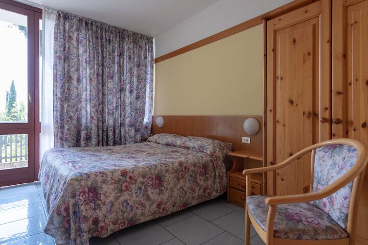 Room 8 of 35