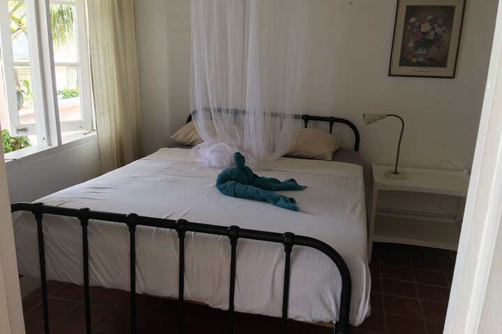 Room 18 of 170