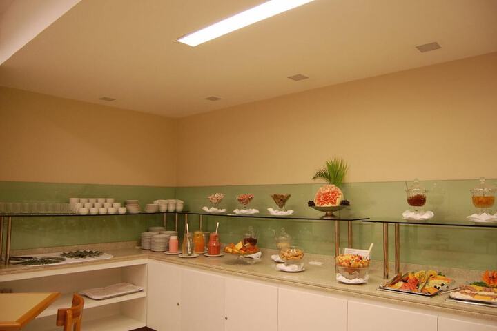 Dining 39 of 46