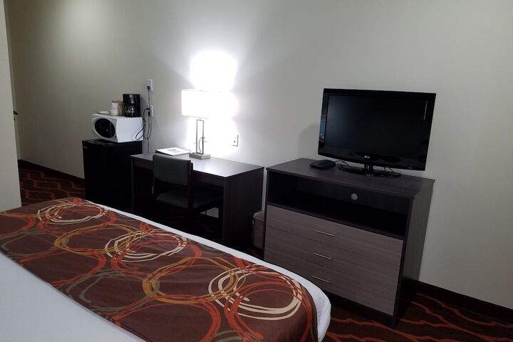 1 King Bed (12 of 45)