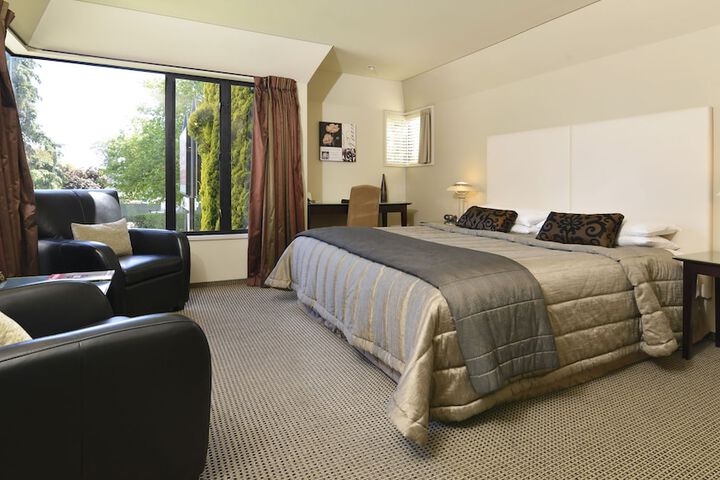 Room 6 of 67