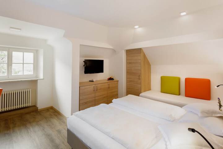 Room 14 of 73