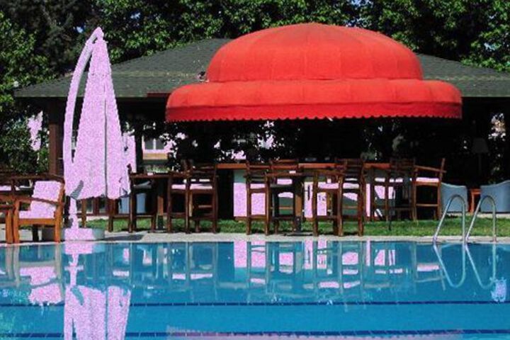 Hotel Pool