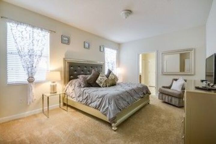 Room 9 of 25