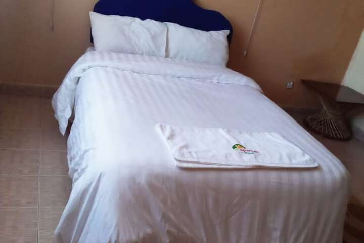 Room 10 of 21