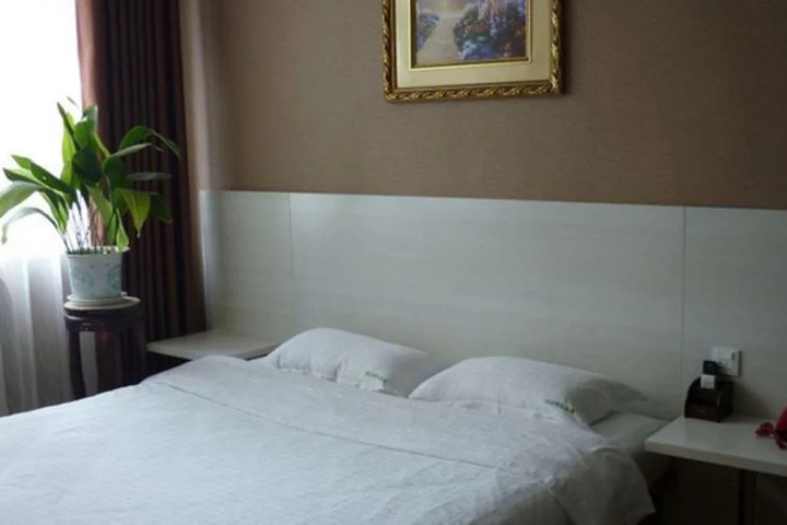 Room 3 of 10