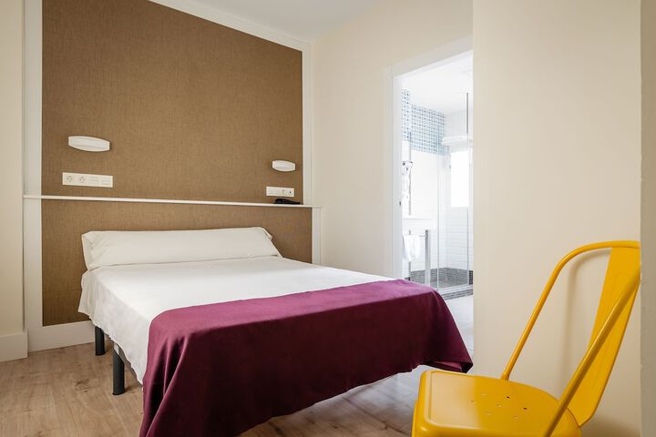 Room 9 of 65