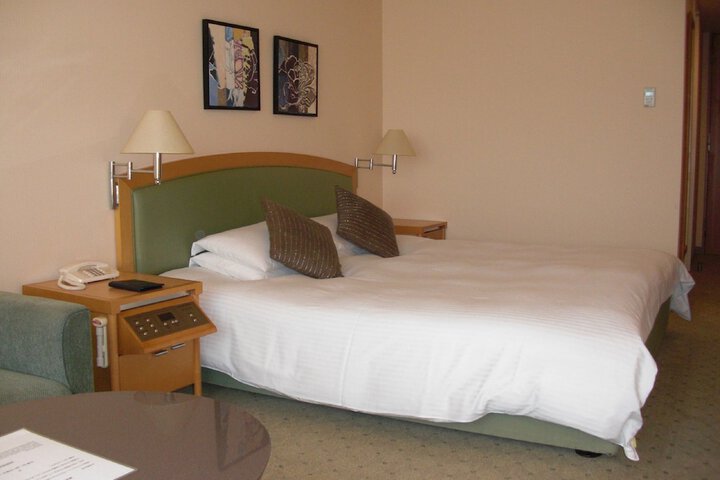 Room 10 of 50