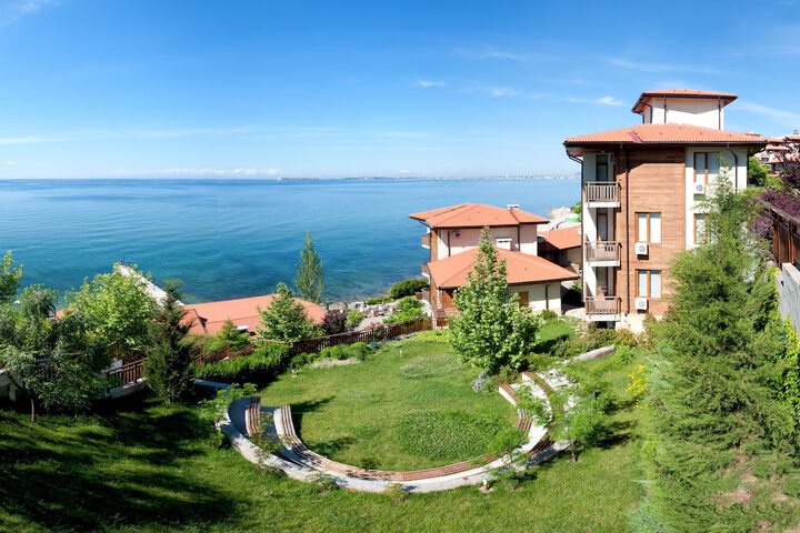Hotel Exterior 186 of 209
