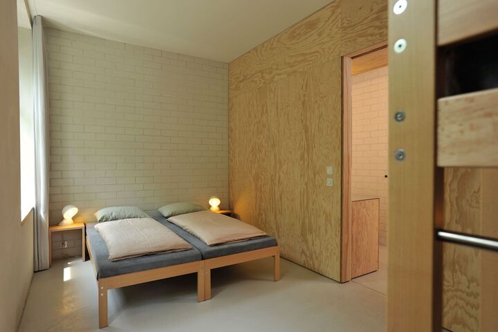 Room 10 of 39