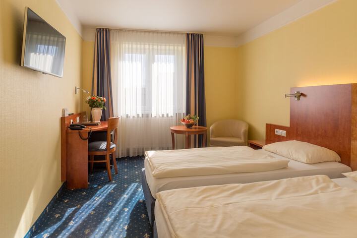 Room 29 of 74