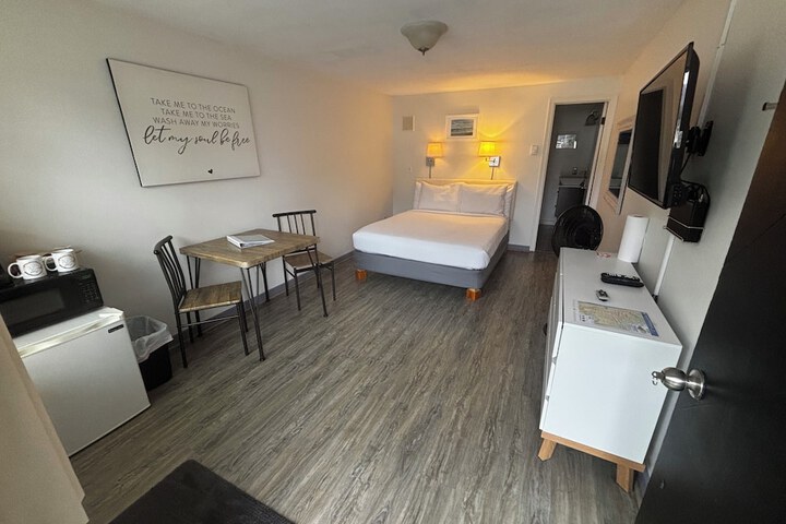 Room 33 of 155