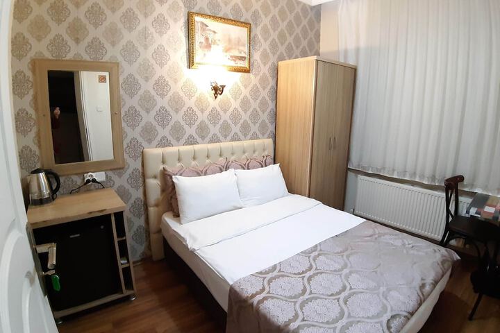 Room 32 of 123