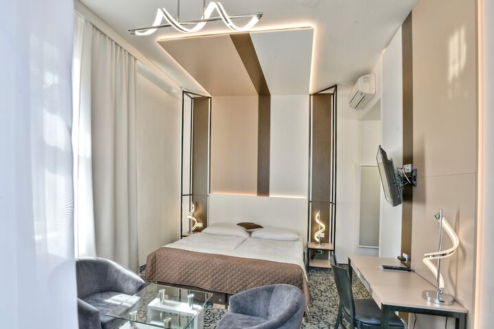 Room 43 of 78